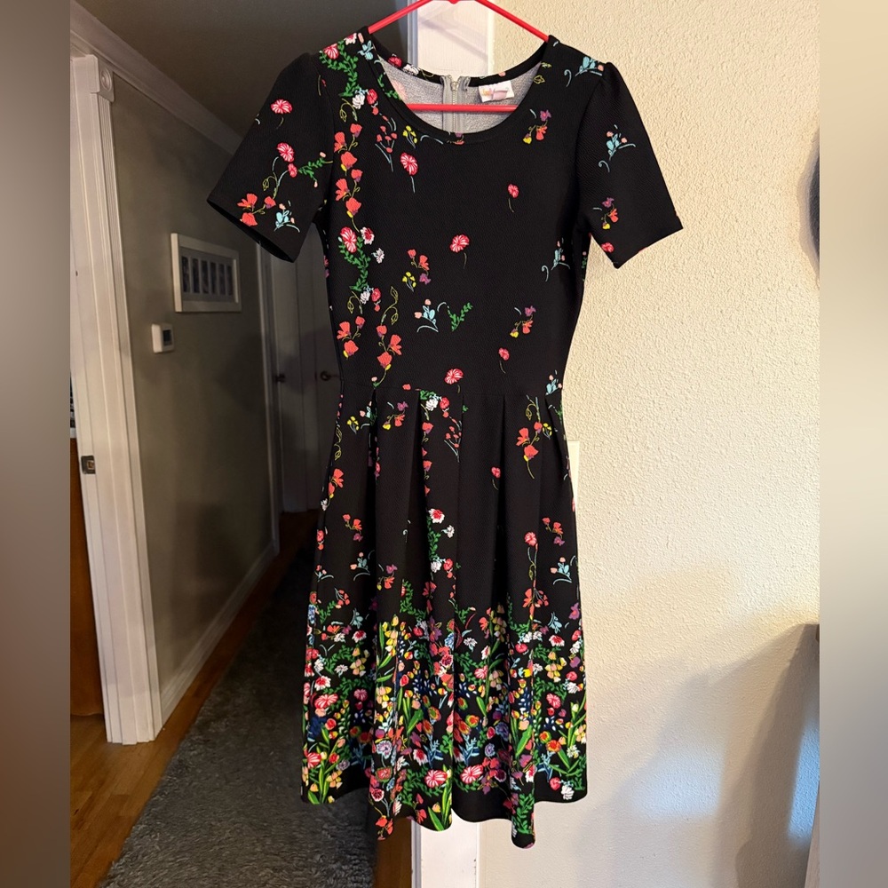 Lularoe Amelia Floral Black Dress size Small